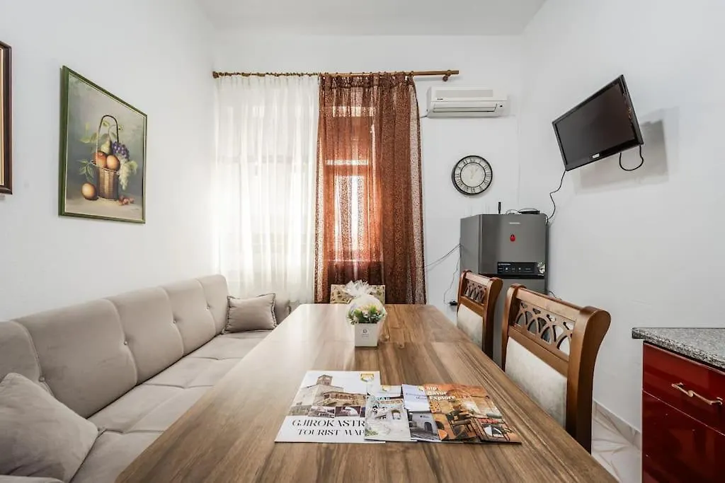 Maria'S Apartment Gjirokaster Albania